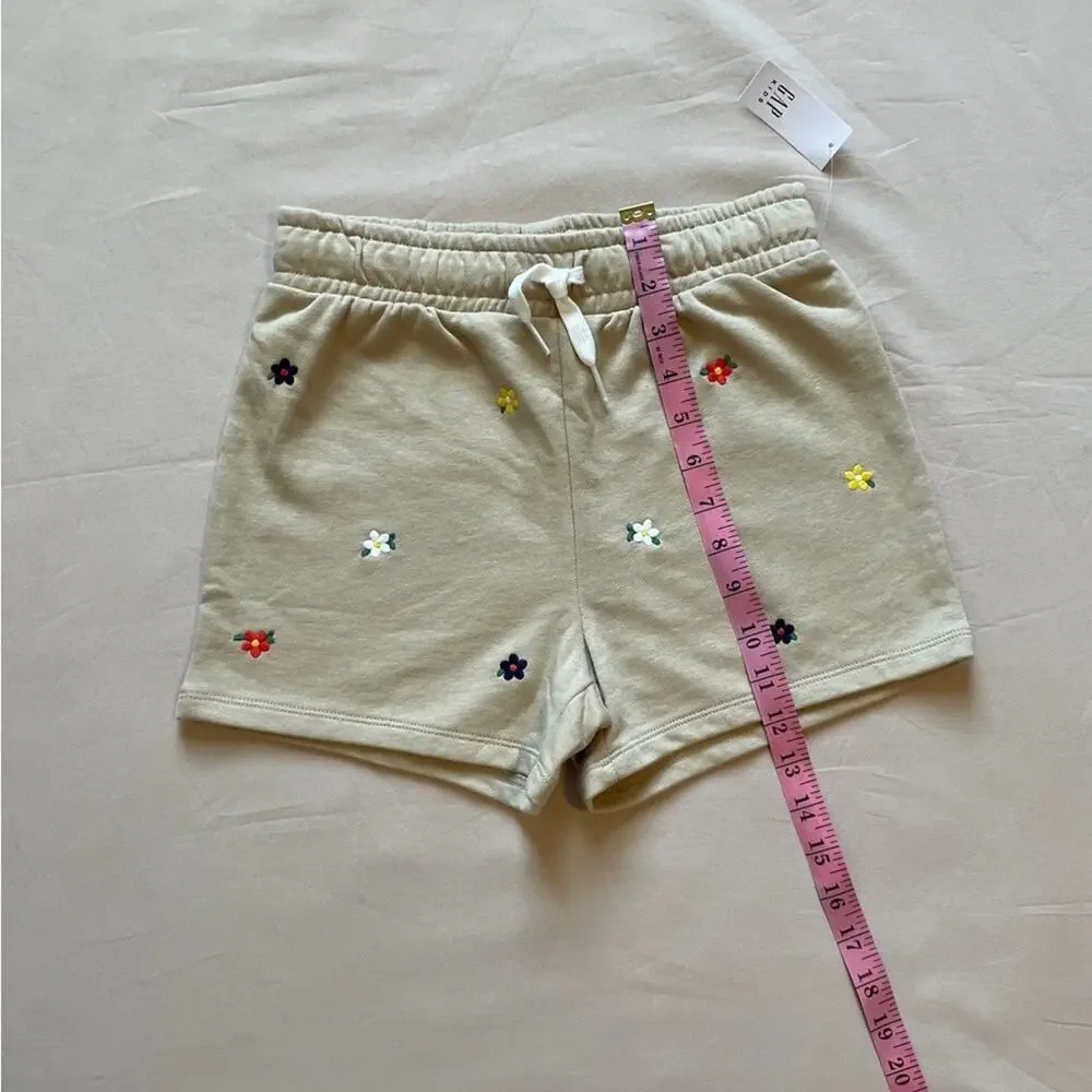 NWT Gap Tan Shorts with Embroidered Flowers Size Large